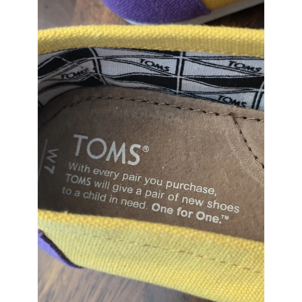 TOMS Womens  CAMPUS CLASSICS CANVAS SHOES UNIVERSITY OF EAST CAROLINA US SIZE 7